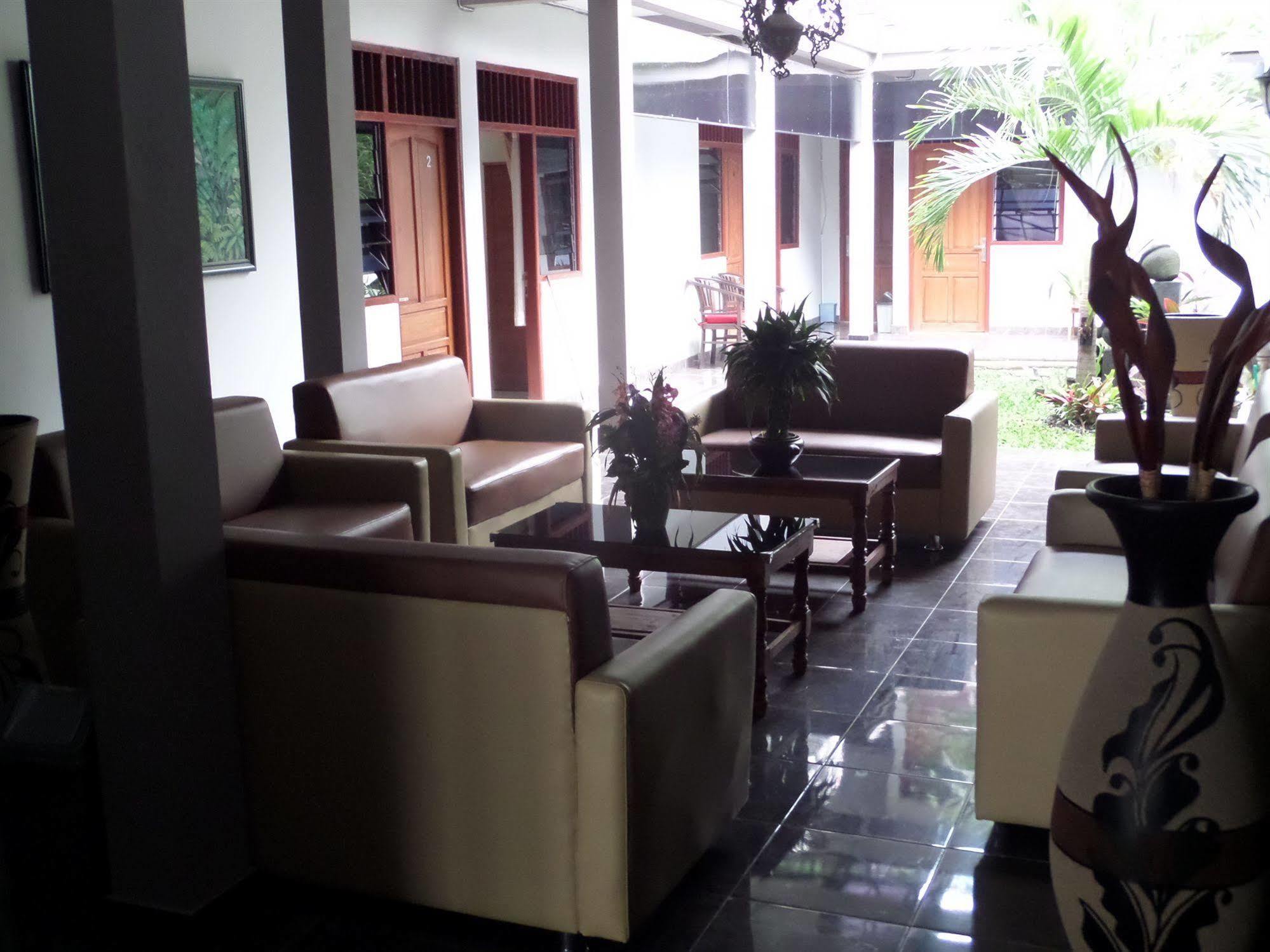Hotel Oyo 198 Emdi House Seturan Melati Zewnętrze zdjęcie